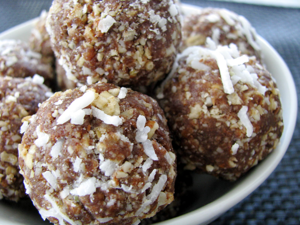 Honey Date Balls recipe at PakiRecipes
