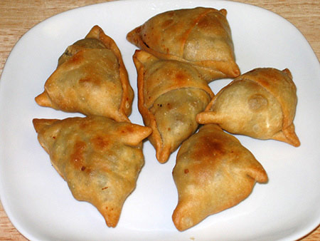 Methaay Samosay recipe at PakiRecipes