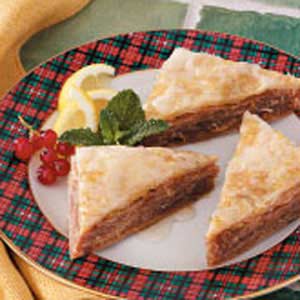 Arabian Delight Meethae Samosae recipe at PakiRecipes