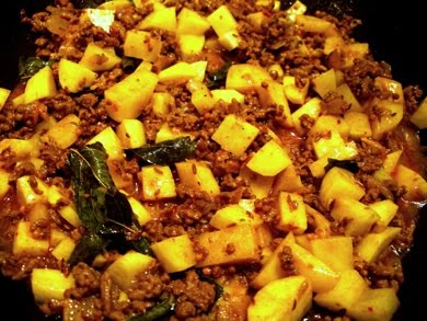 Aloo Qeema recipe at PakiRecipes