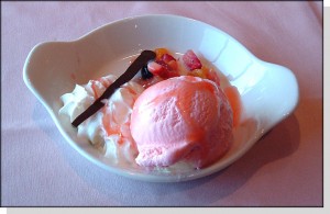 Icecream With Fruit Cocktail