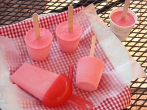 Strawberry Yogurt Popsicles at PakiRecipes.com