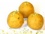 BESAN K LADOO at PakiRecipes.com